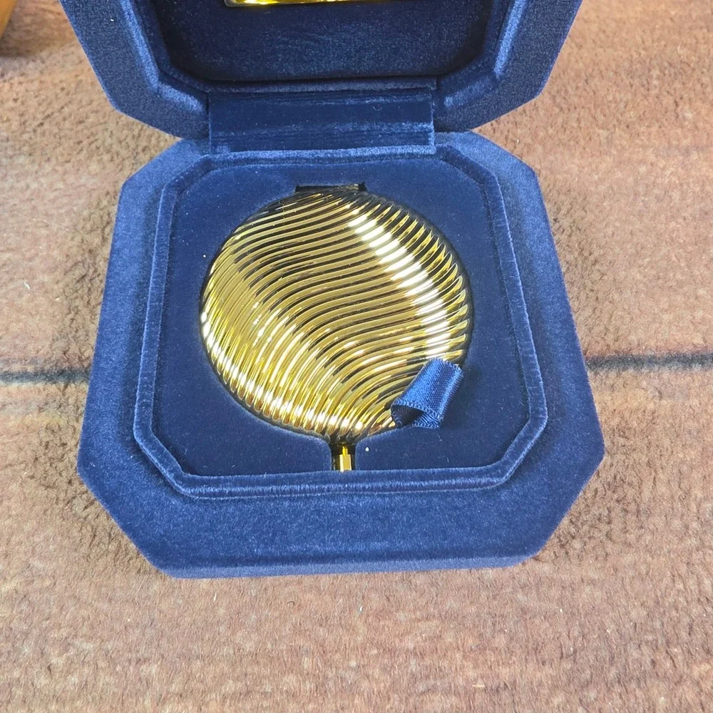 Estee Lauder Scorpio Zodiac Compact Women OS Gold Excellent Lucidity Powder